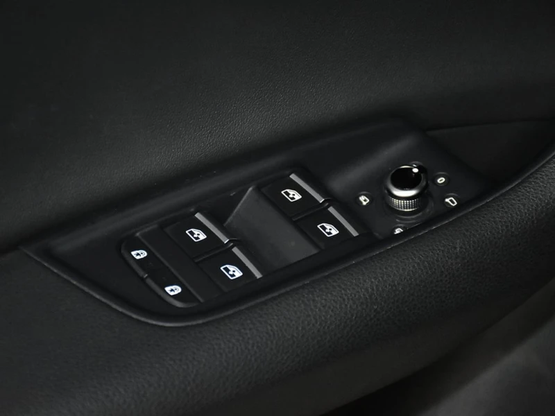 Audi Q7 * S Line* Quattro* Progressive* AWD* 3.0* 7Seat* 3, снимка 9 - Автомобили и джипове - 52999651