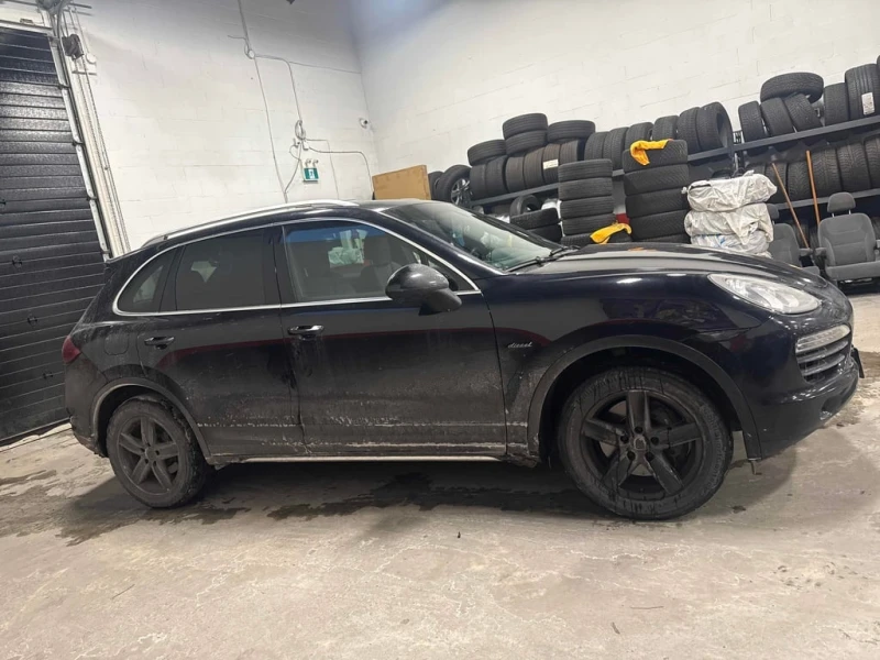 Porsche Cayenne * Diesel * CARFAX * БЕЗ ПЪРВОНАЧАЛНА ВНОСКА, снимка 3 - Автомобили и джипове - 53054855