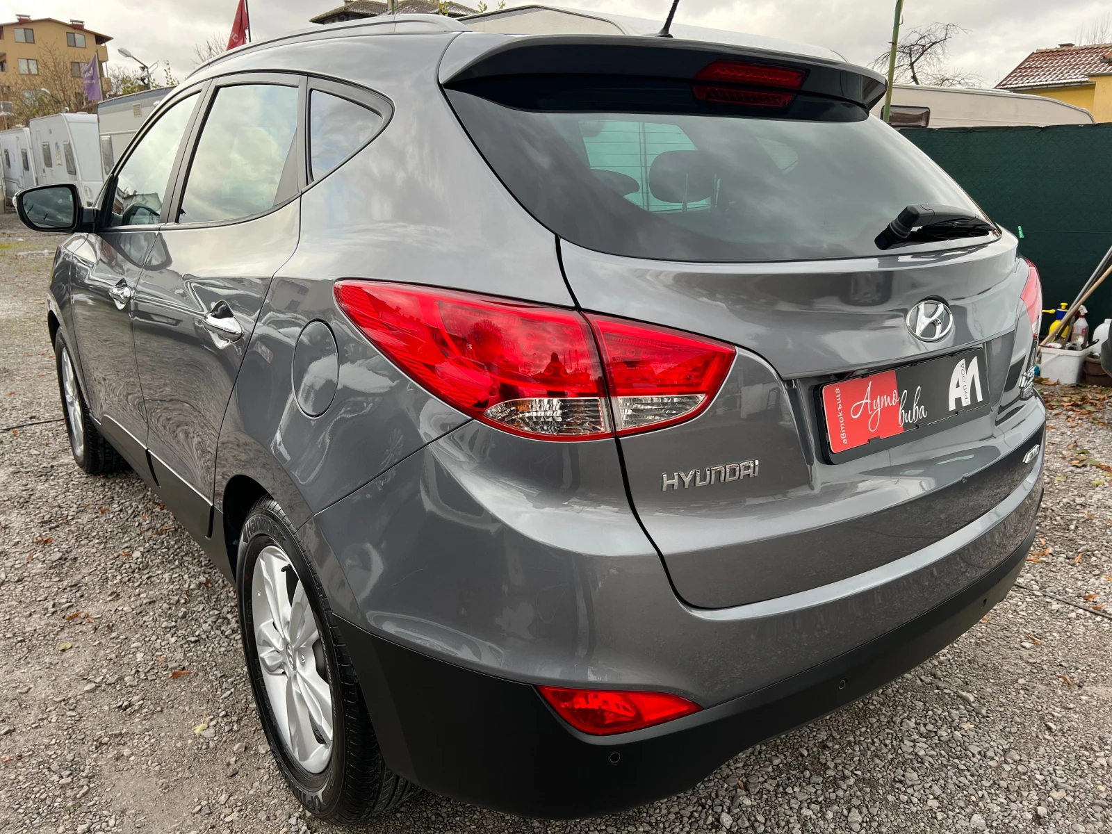 Hyundai IX35 2.0CRDi 4WD/ПАНОРАМА/НАВИГАЦИЯ/КОЖА/ПОДГРЕВ/PDC/ - изображение 3