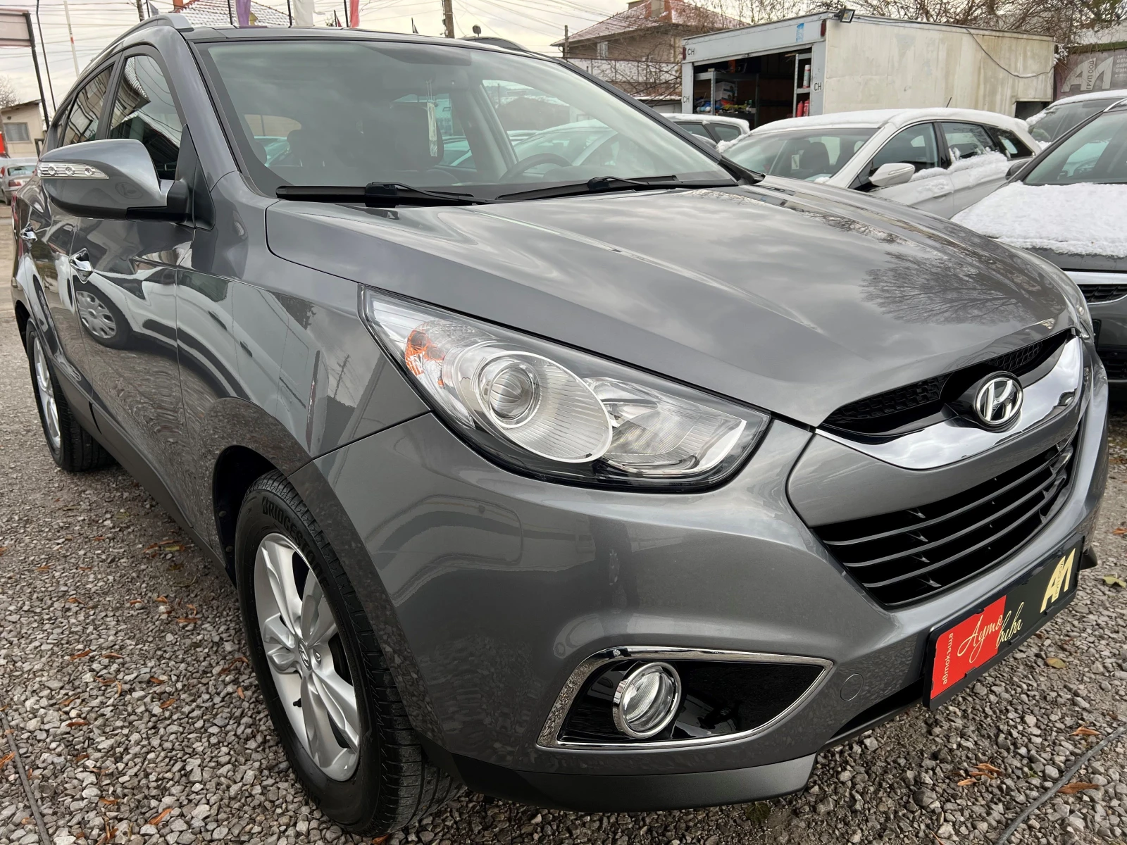 Hyundai IX35 2.0CRDi 4WD/ПАНОРАМА/НАВИГАЦИЯ/КОЖА/ПОДГРЕВ/PDC/ - изображение 6