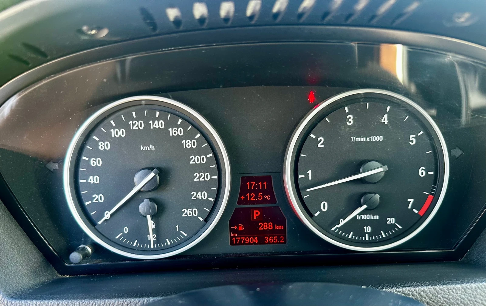 BMW X5 5.0i XDrive / Head UP / 360  Camera / Soft Close - изображение 8