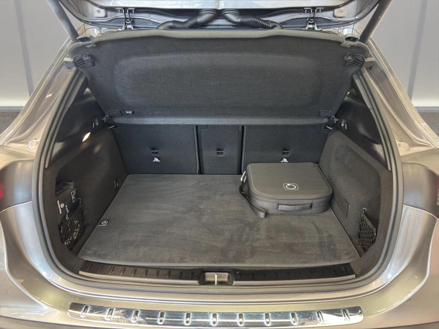 Mercedes-Benz EQA 300/228HP/4M/ADVANCED/CAM/NAVI/KLESS/551v - изображение 6