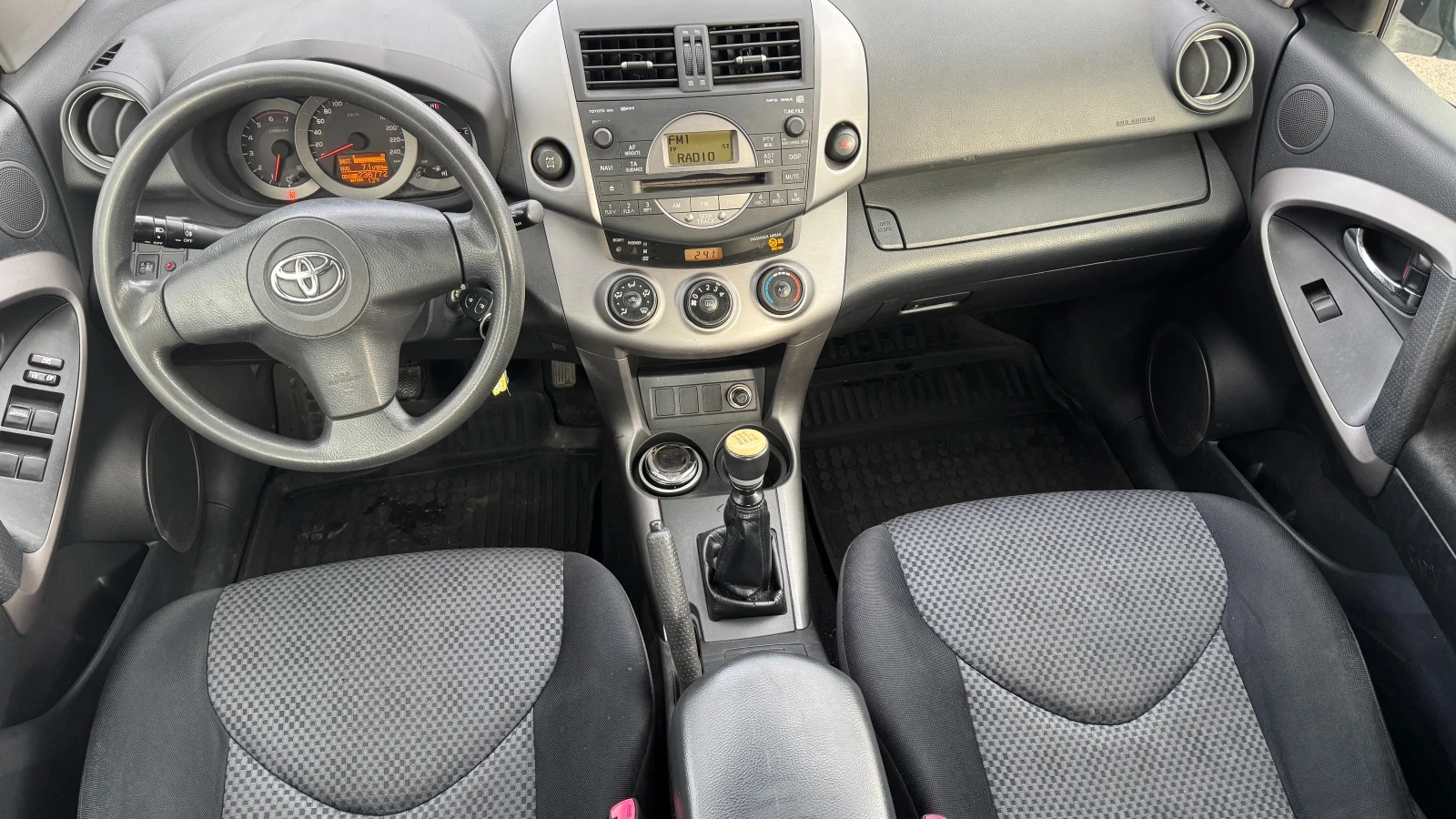 Toyota Rav4 2.2 D-4D - изображение 10