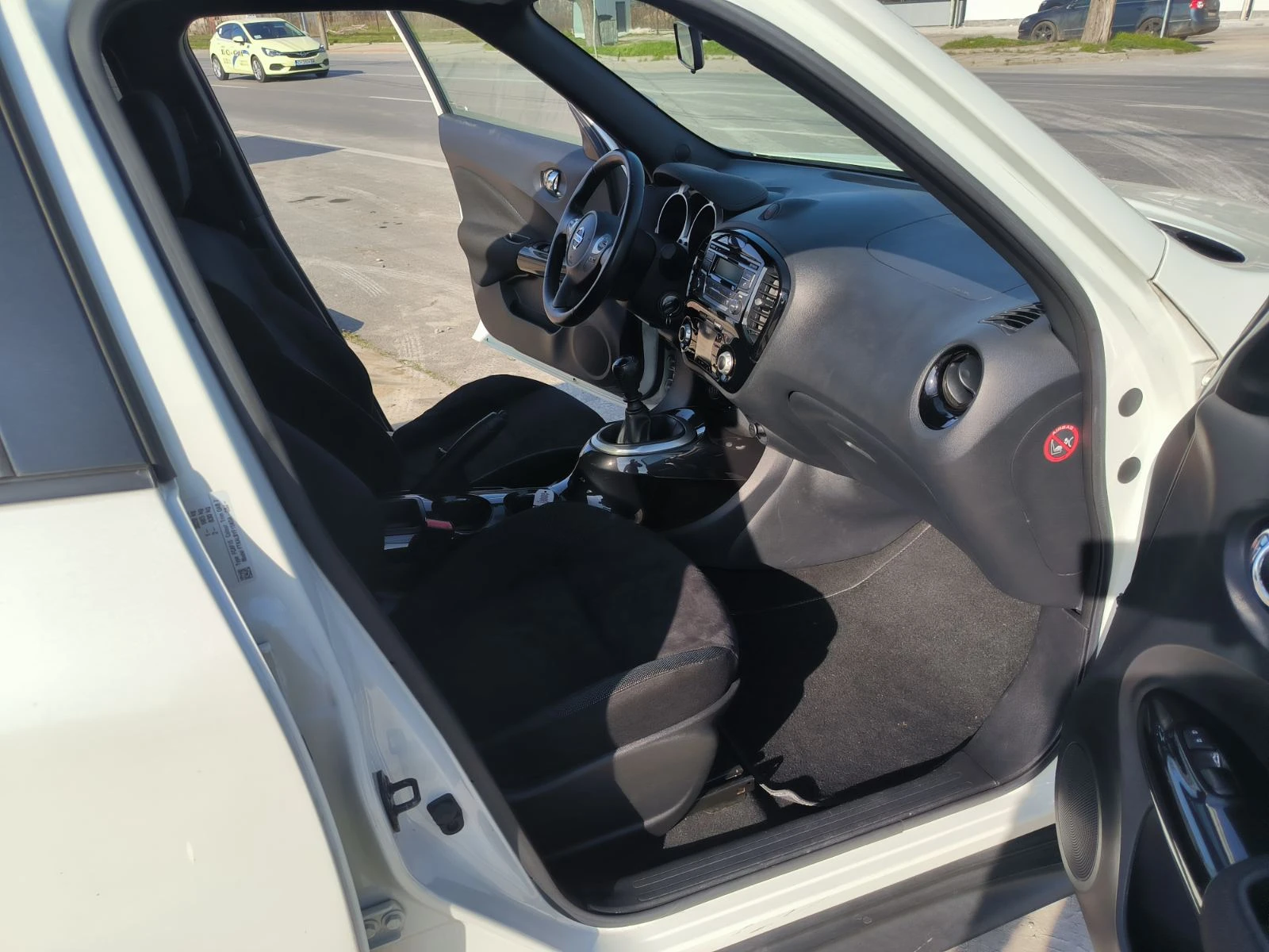 Nissan Juke 1.5d-Euro-6B-6sk, снимка 17 - Автомобили и джипове - 53603480