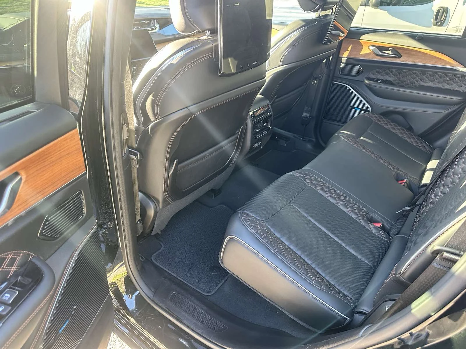 Jeep Grand cherokee Summit Reserve 4XE 31400 km, снимка 12 - Автомобили и джипове - 54184288