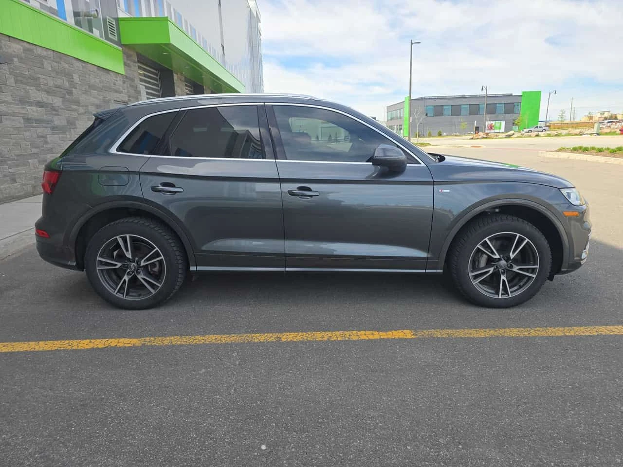 Audi Q5 * Technik S-LINE* DISTRONIC* B&O* 360* , снимка 3 - Автомобили и джипове - 54572885