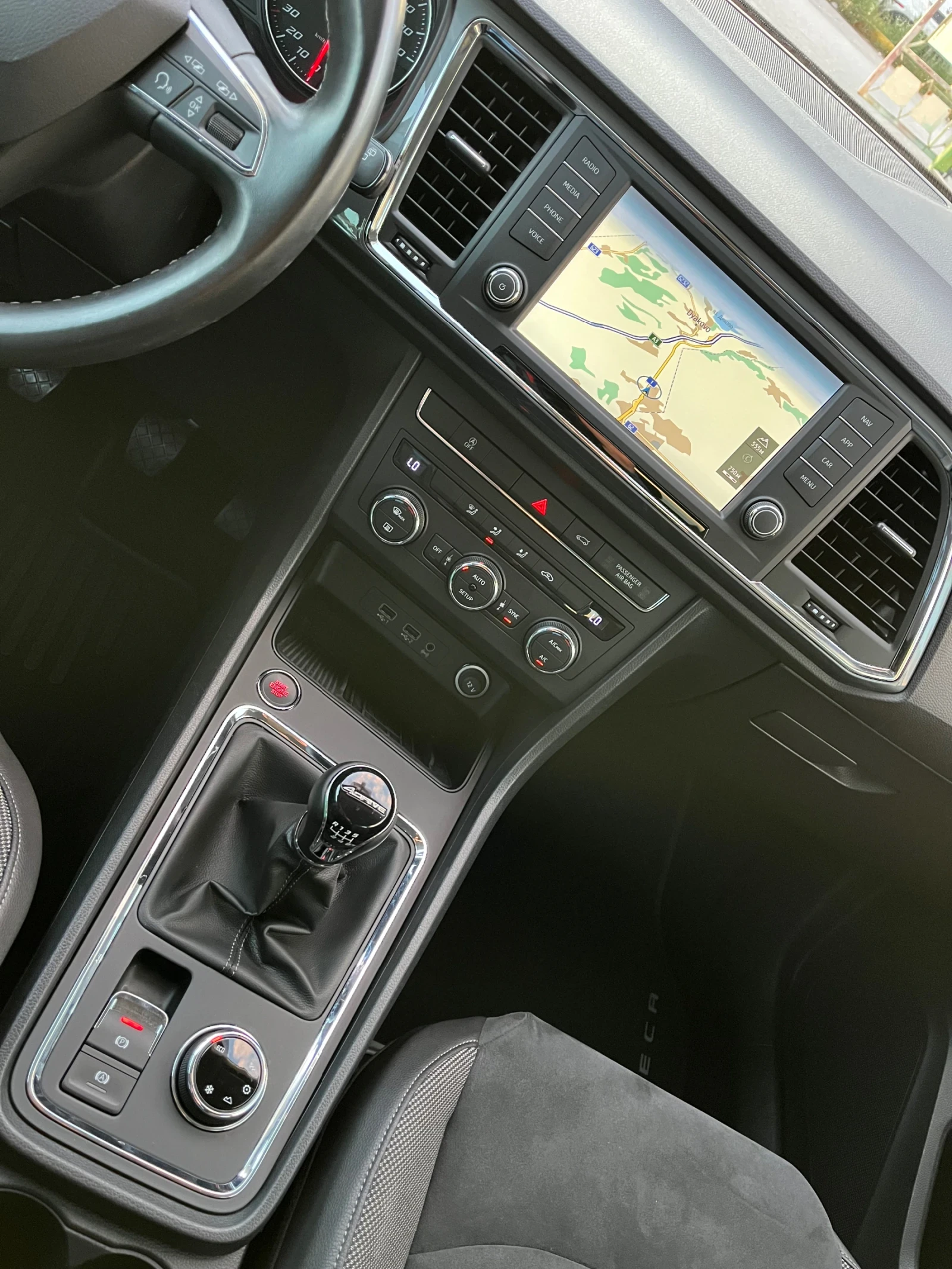 Seat Ateca 2.0 TDI 4x4, снимка 8 - Автомобили и джипове - 54965783