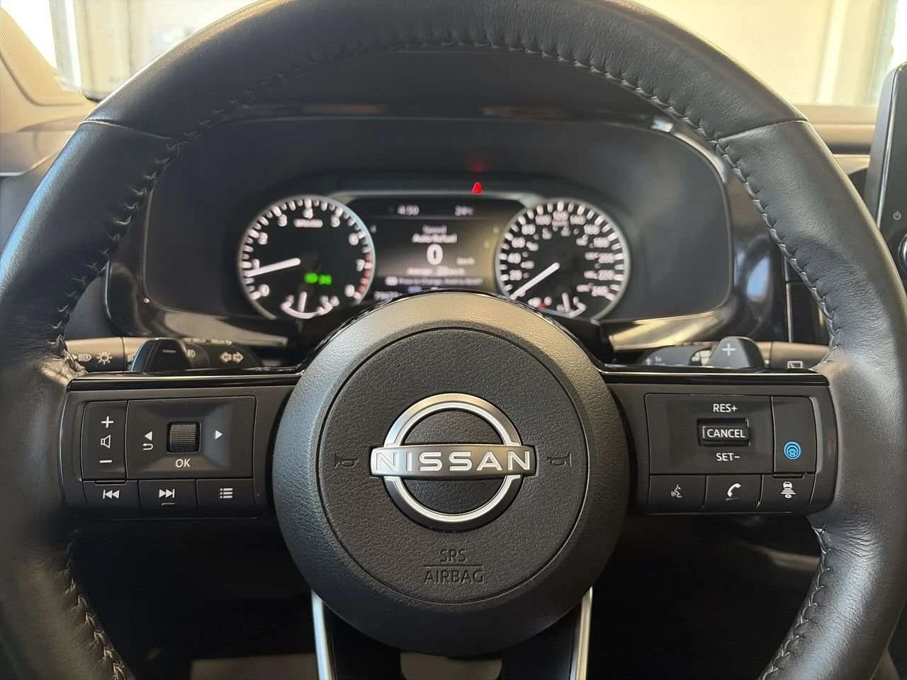 Nissan Pathfinder Premium | КОЖА| Bose| HUD| ПАНОРАМА, ЦЕНА ДО БГ, снимка 12 - Автомобили и джипове - 54990032