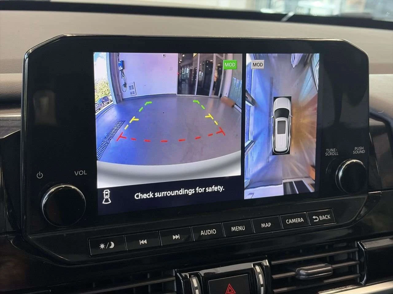 Nissan Pathfinder Premium | КОЖА| Bose| HUD| ПАНОРАМА, ЦЕНА ДО БГ, снимка 13 - Автомобили и джипове - 54990032