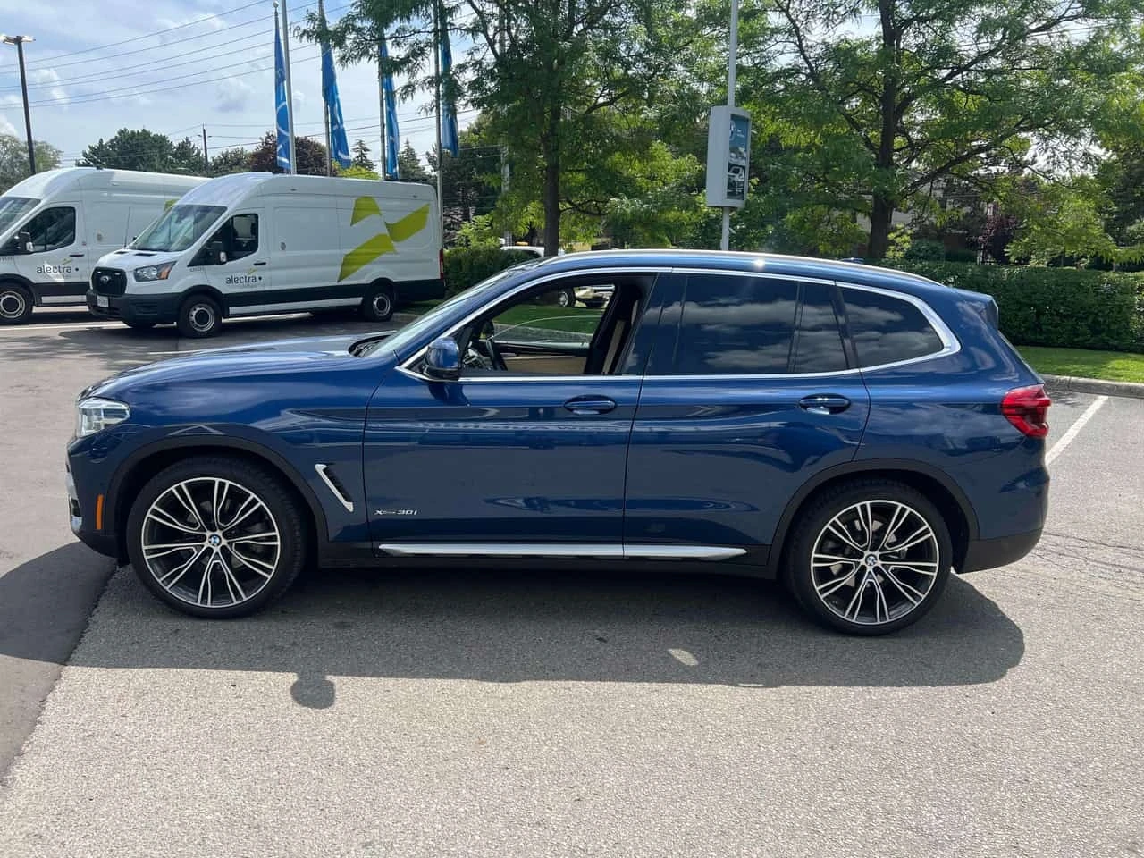 BMW X3 * xDrive30i * CARFAX * ОБДУХВАНЕ* HEAD UP* HARMAN*, снимка 2 - Автомобили и джипове - 55792803