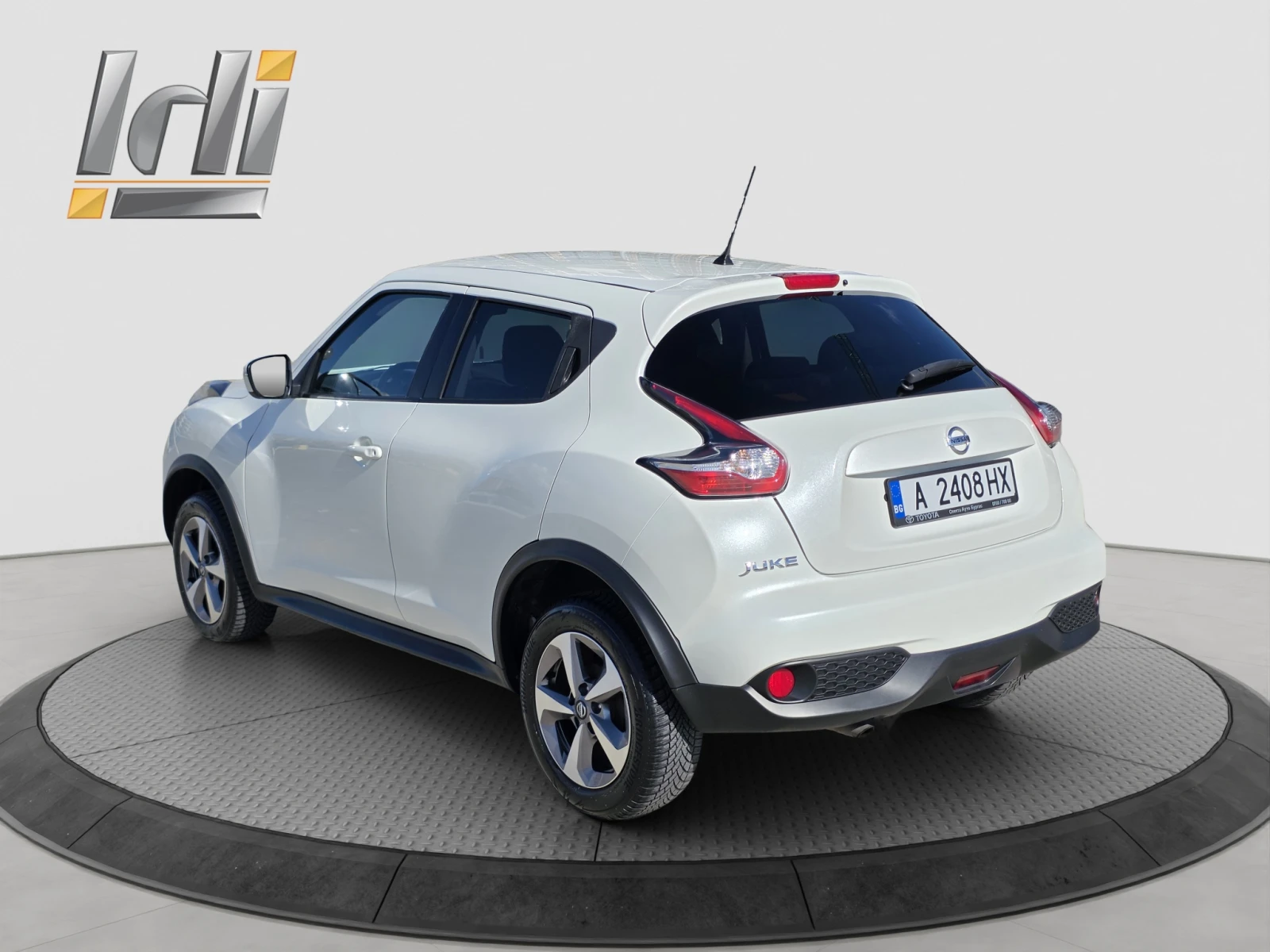 Nissan Juke 1.6, снимка 4 - Автомобили и джипове - 56358034