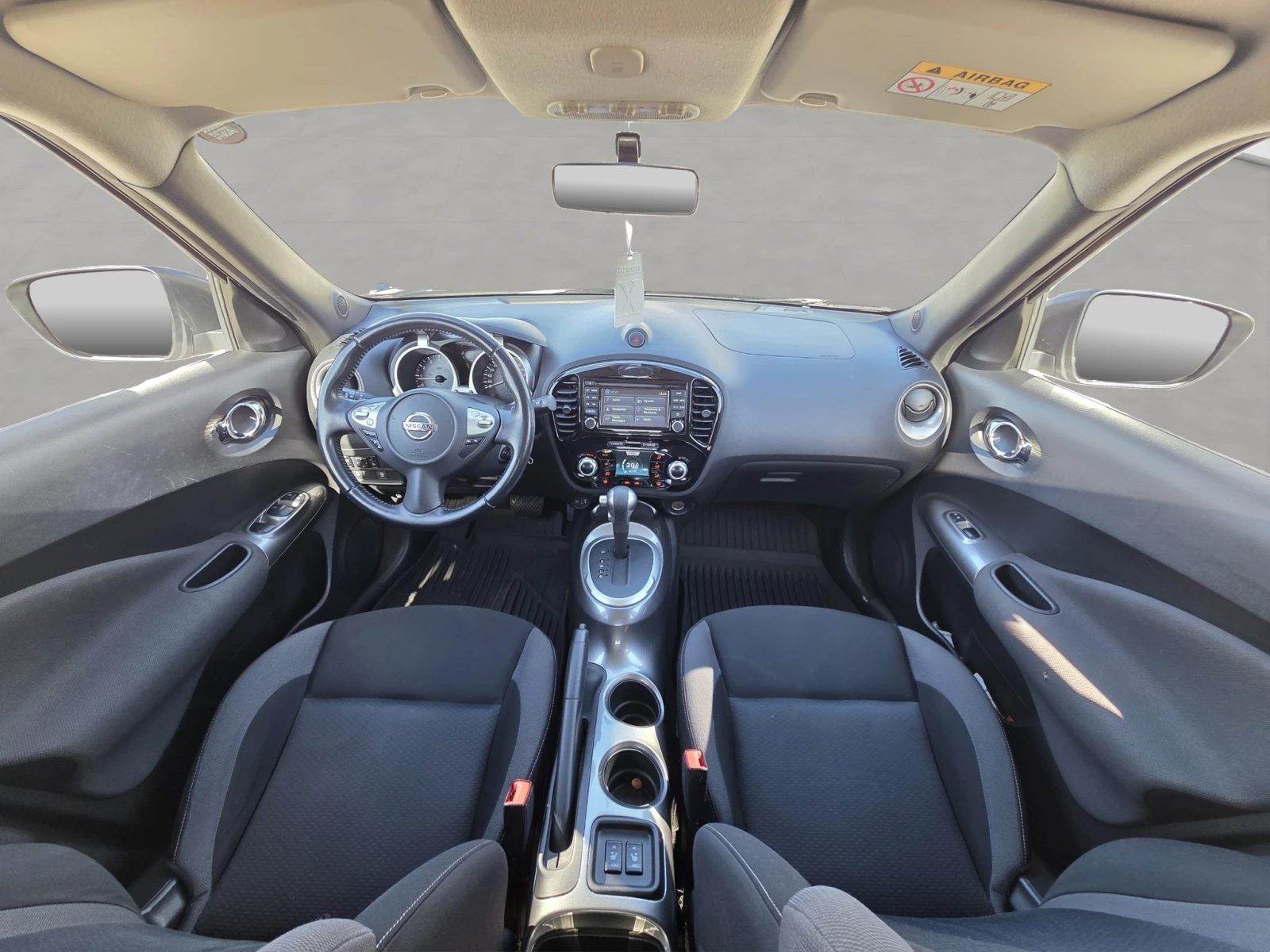 Nissan Juke 1.6, снимка 10 - Автомобили и джипове - 56358034
