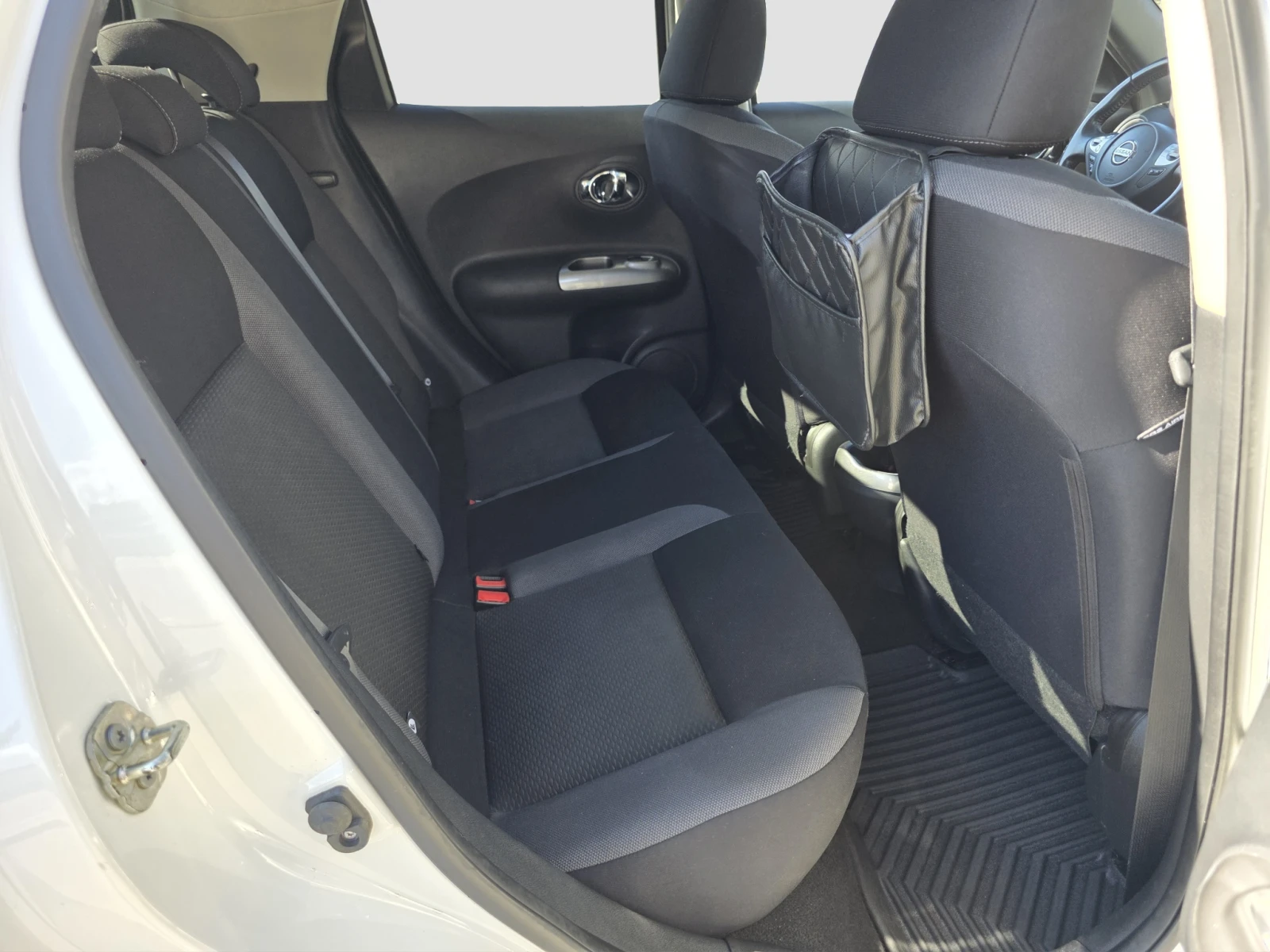 Nissan Juke 1.6, снимка 14 - Автомобили и джипове - 56358034
