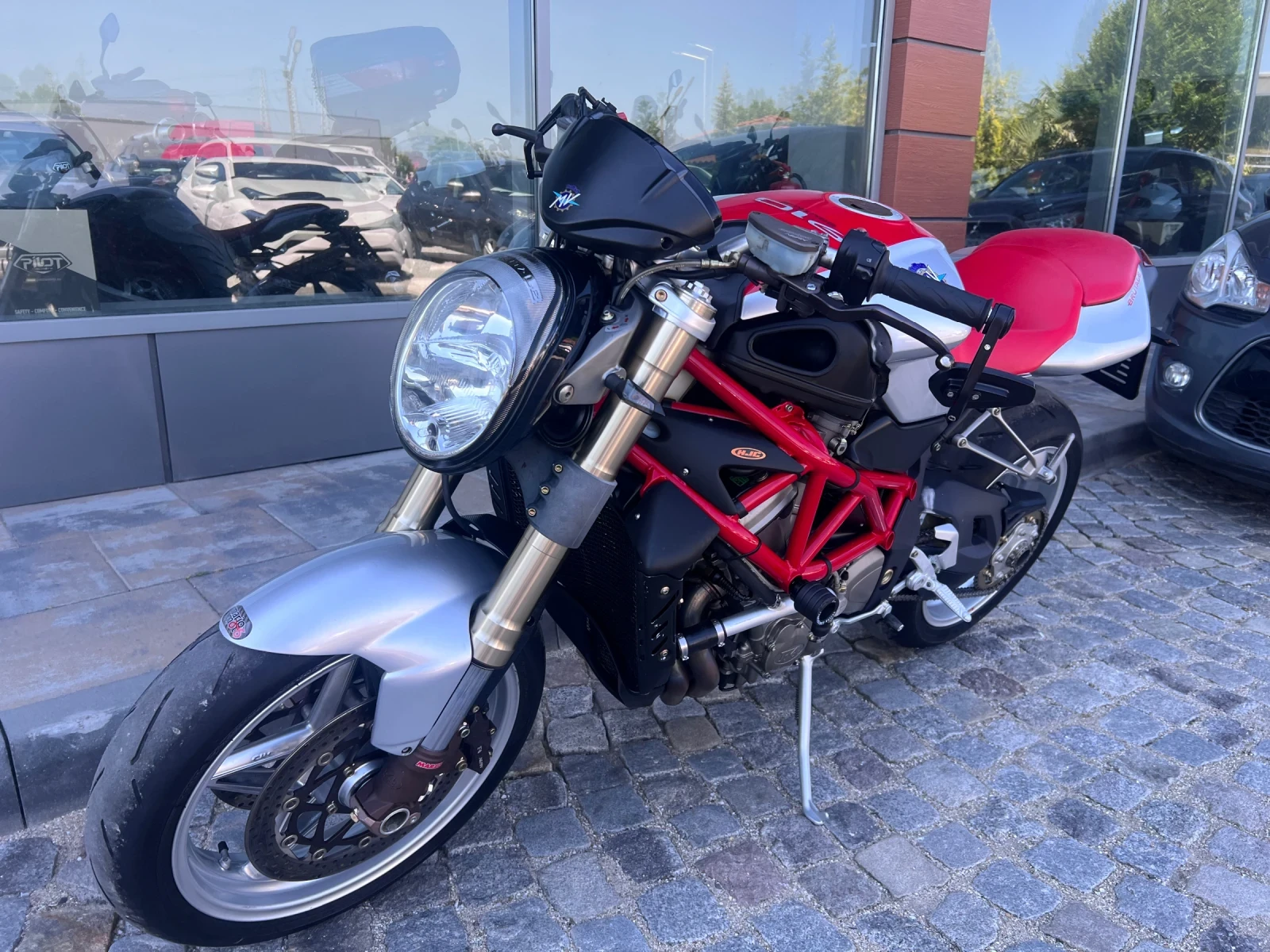 MV Agusta Brutale 1000 - изображение 7