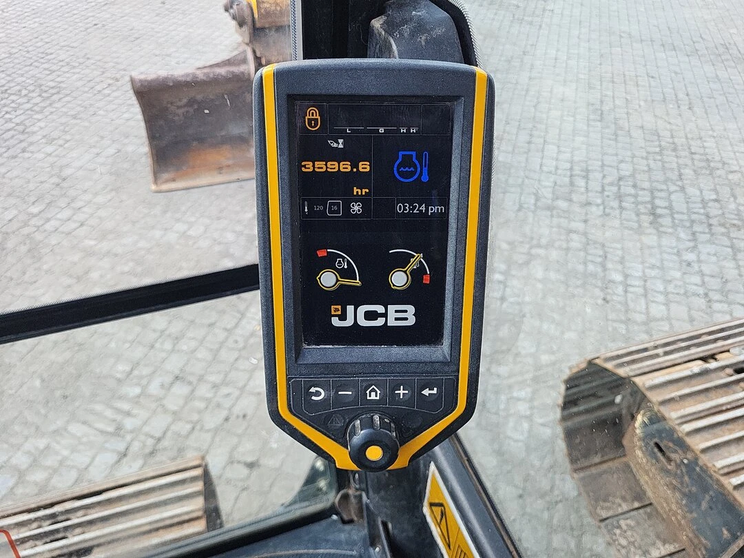 Багер JCB JS 131 LC PLUS С ДВЕ КОФИ ЛИЗИНГ, снимка 14 - Индустриална техника - 55396741