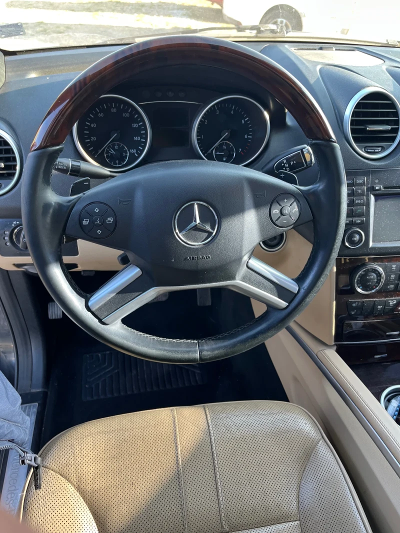 Mercedes-Benz ML 550 ГАЗ АМГ ПАКЕТ, снимка 15 - Автомобили и джипове - 47731076