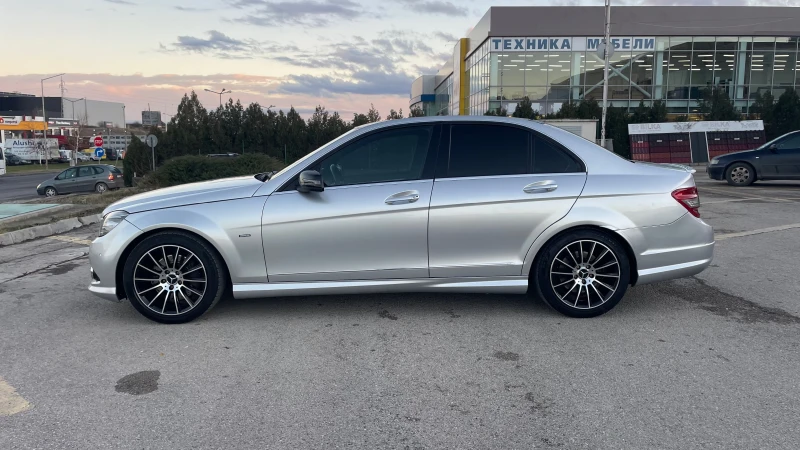 Mercedes-Benz C 320 AMG- NAVI, снимка 8 - Автомобили и джипове - 48289127