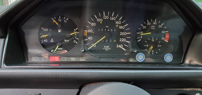 Mercedes-Benz 260 E260, снимка 11 - Автомобили и джипове - 52395160