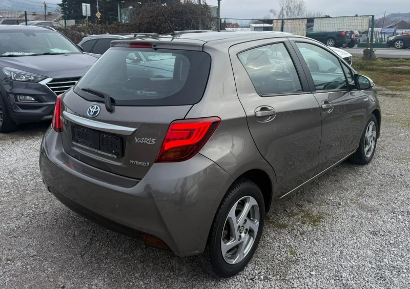 Toyota Yaris 1.5 Hybrid* 100к.с* Full* ТОП* , снимка 4 - Автомобили и джипове - 52907380
