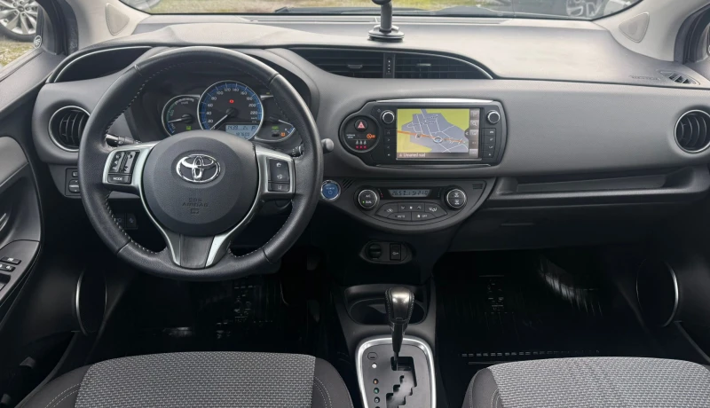 Toyota Yaris 1.5 Hybrid* 100к.с* Full* ТОП* , снимка 10 - Автомобили и джипове - 52907380