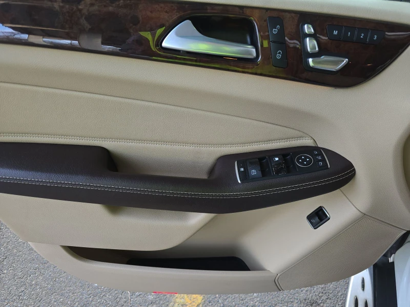 Mercedes-Benz GLS 450, снимка 9 - Автомобили и джипове - 53297565