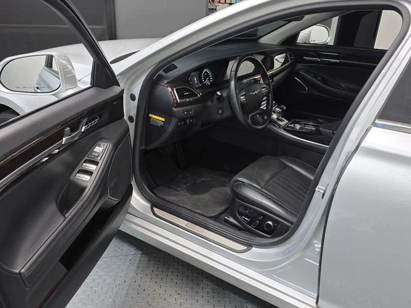 Genesis G90 3.3 Automatic, снимка 6 - Автомобили и джипове - 55598967