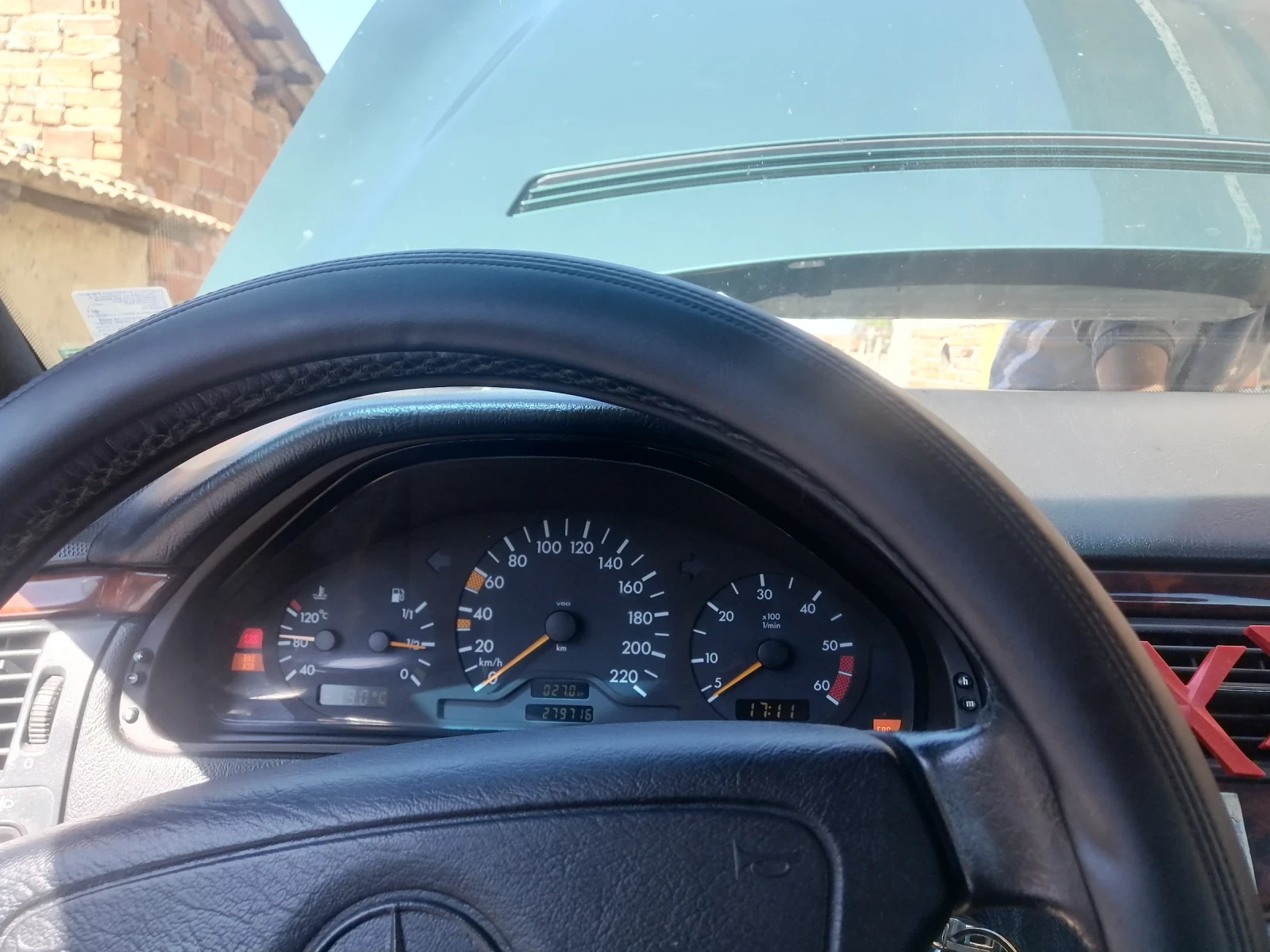 Mercedes-Benz 220  - изображение 3