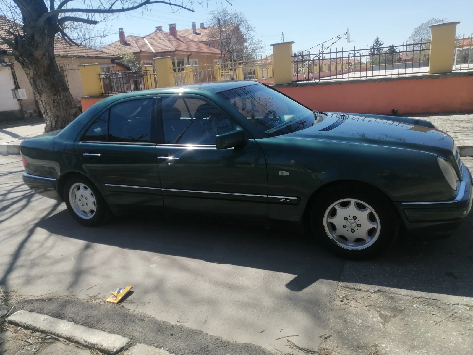 Mercedes-Benz 220  - изображение 2