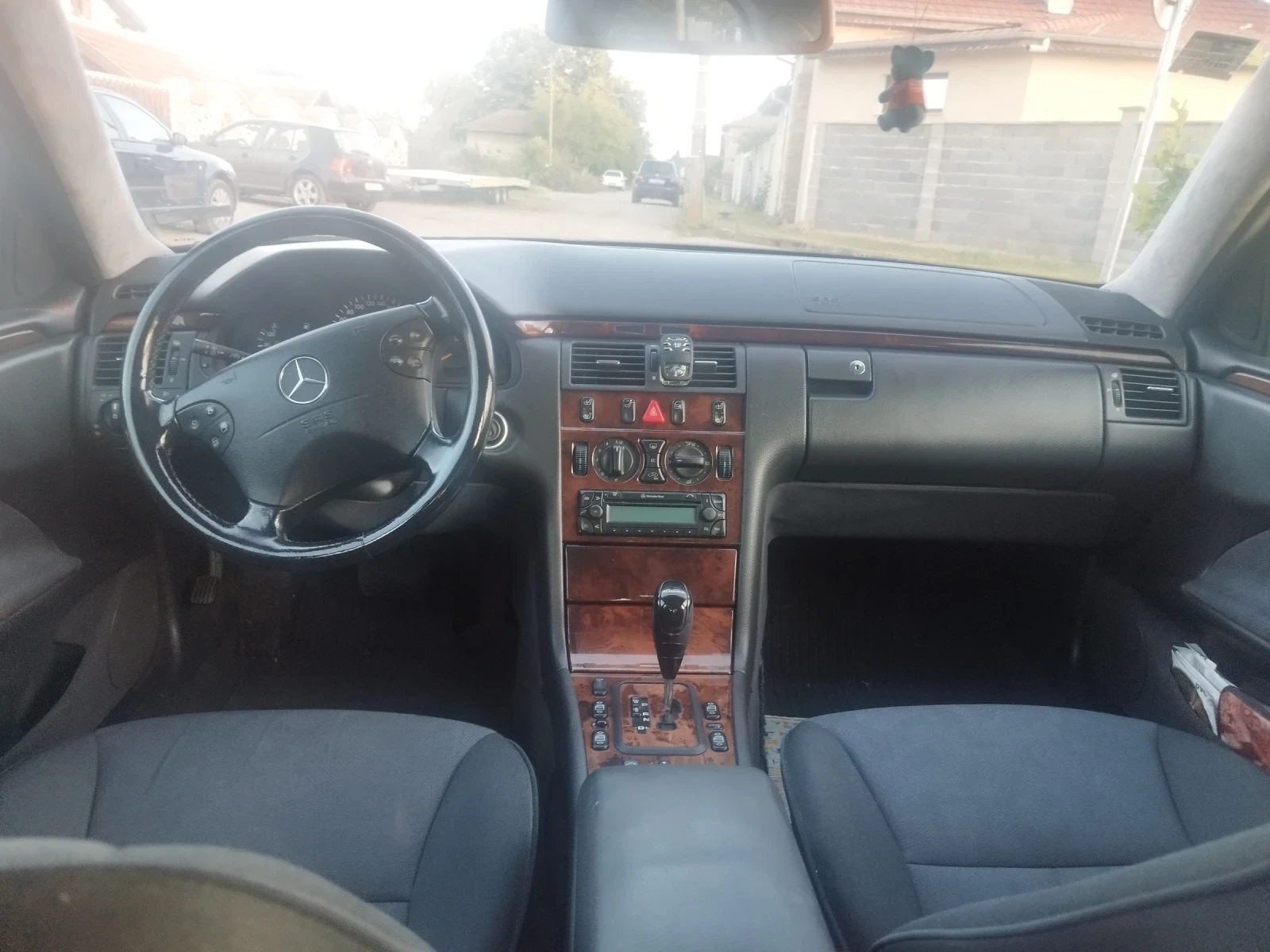 Mercedes-Benz E 270  - изображение 4