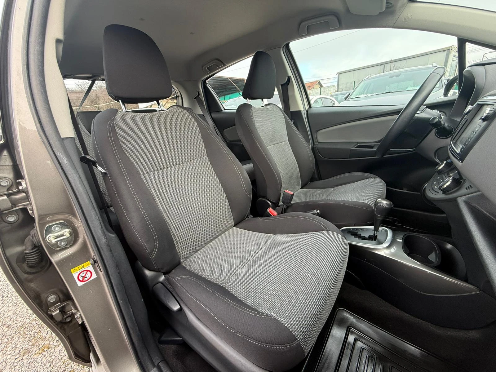 Toyota Yaris 1.5 Hybrid* 100�.�* Full* ���*  | Mobile.bg � ����������� 14