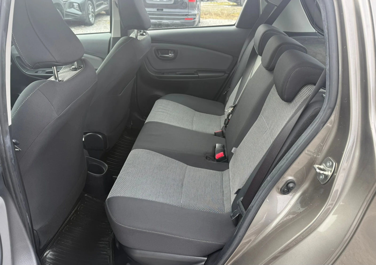 Toyota Yaris 1.5 Hybrid* 100�.�* Full* ���*  | Mobile.bg � ����������� 11