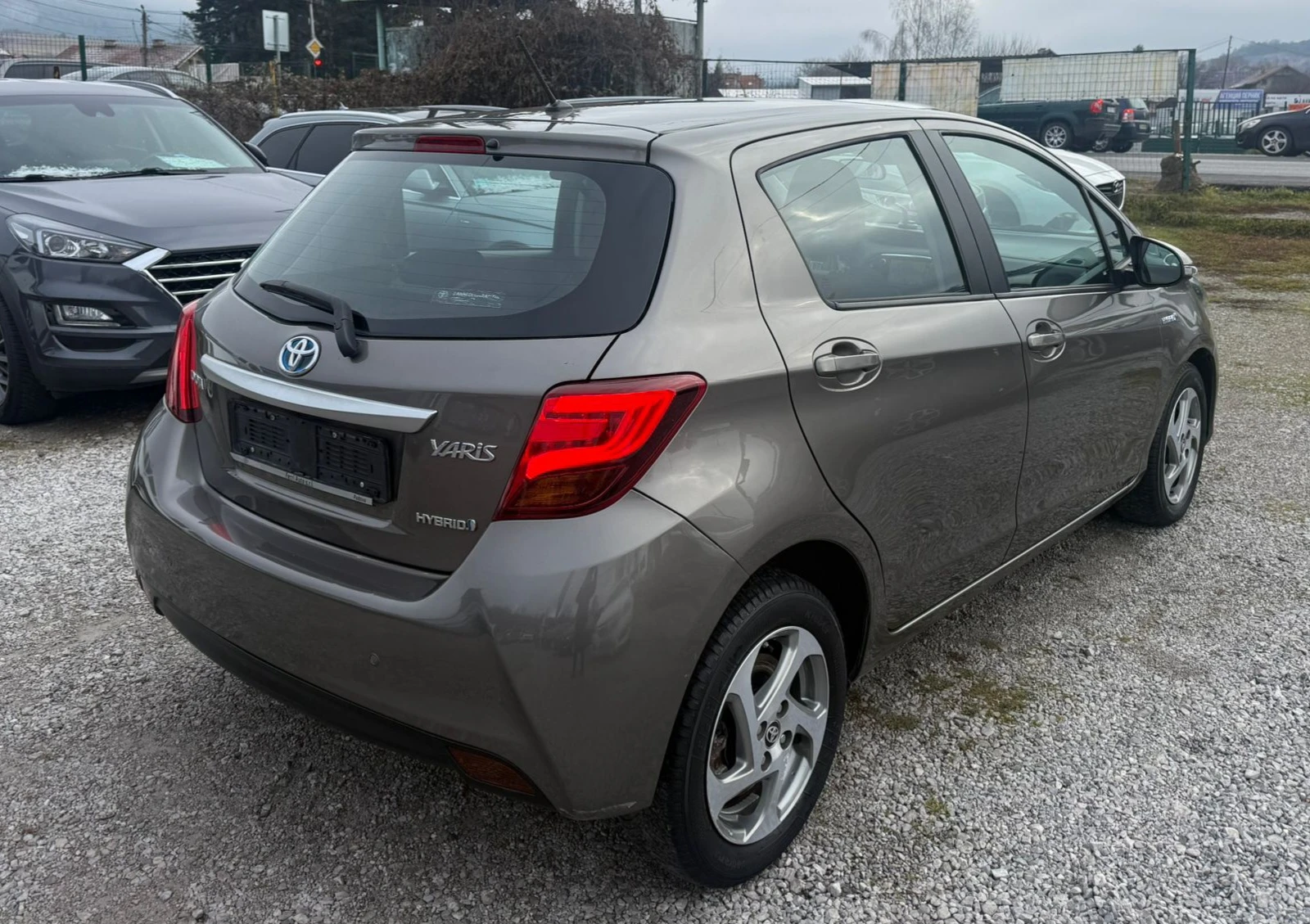 Toyota Yaris 1.5 Hybrid* 100к.с* Full* ТОП*  - изображение 4