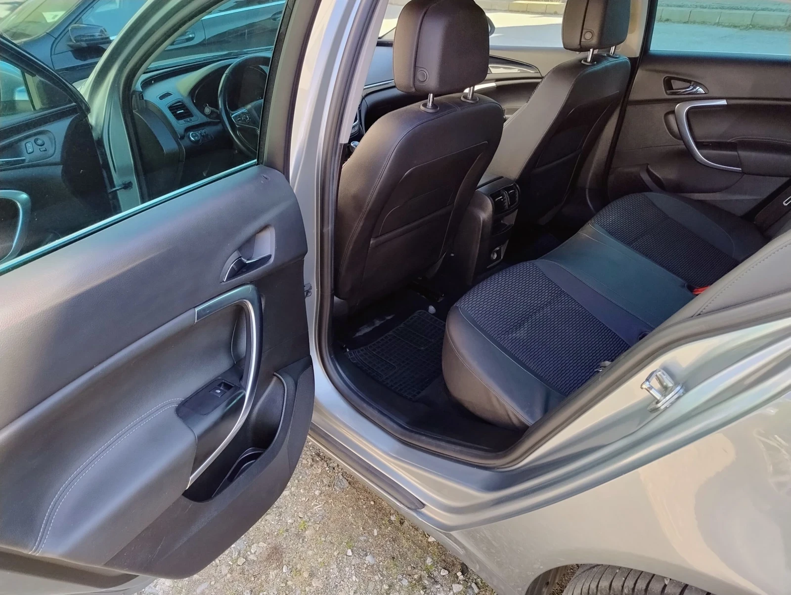 Opel Insignia 2.0.CDTI.163ks.SPORT TOURER.2015г.ОБСЛУЖЕНА, ТОП, снимка 8 - Автомобили и джипове - 53663952