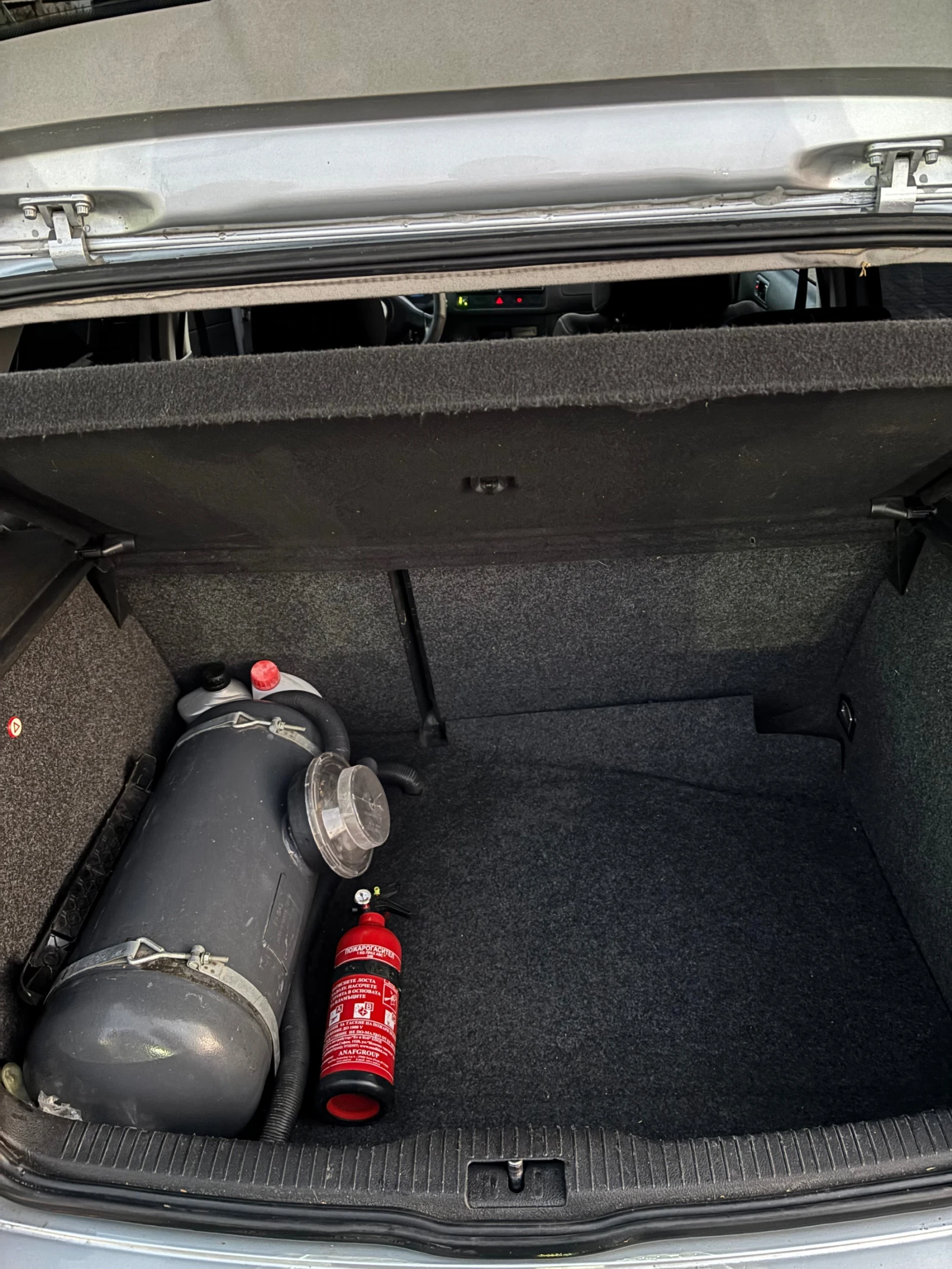 VW Golf 1.6 101, снимка 11 - Автомобили и джипове - 53740457