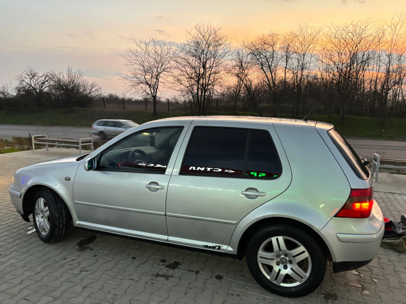 VW Golf 1.6 101, снимка 5 - Автомобили и джипове - 53740457