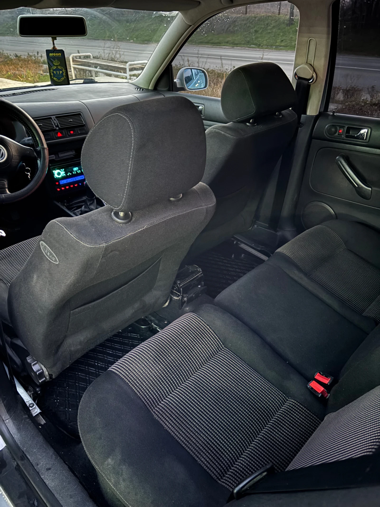 VW Golf 1.6 101, снимка 9 - Автомобили и джипове - 53740457