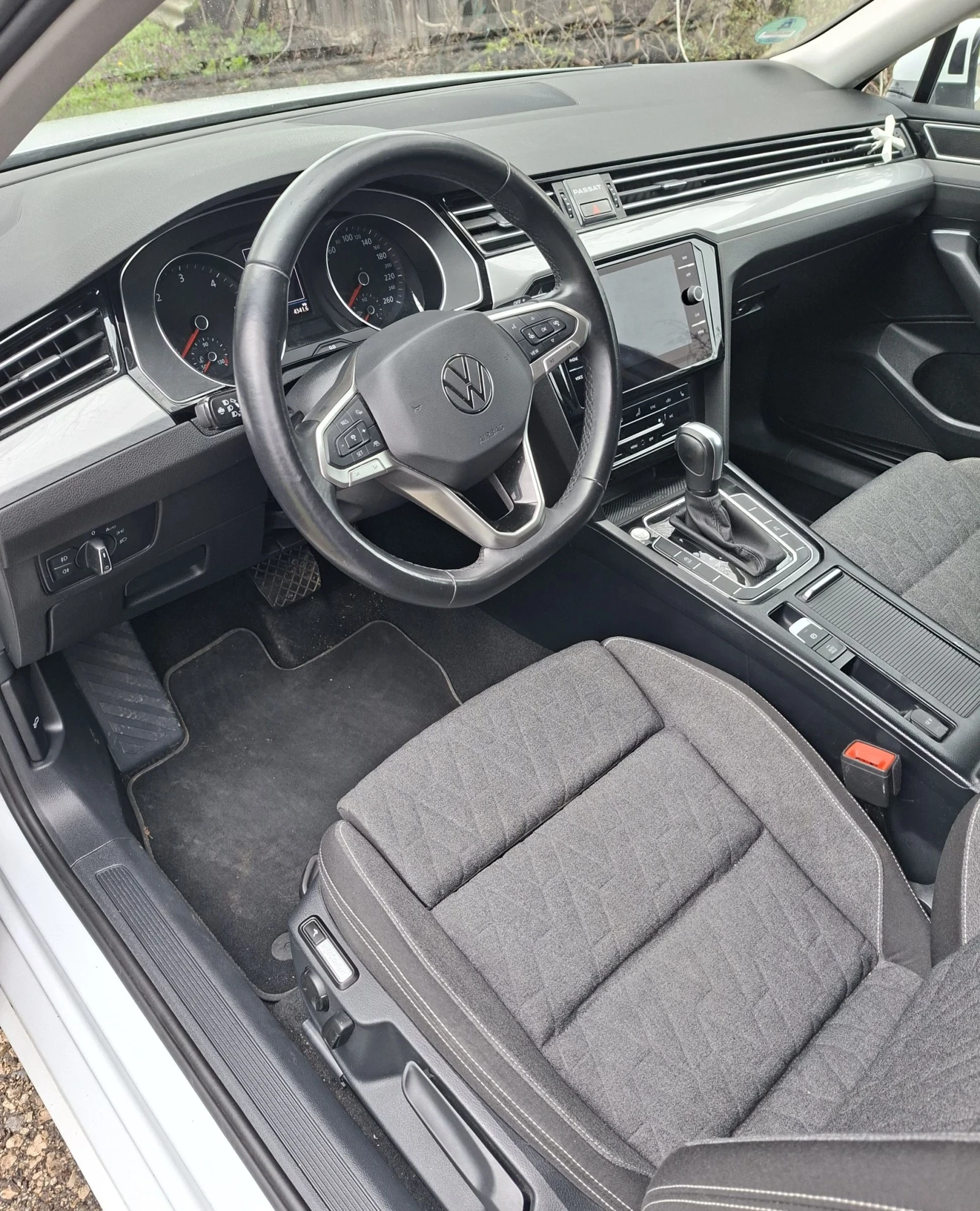 VW Passat 2.0TDi DSG Keyless 360 , снимка 5 - Автомобили и джипове - 54090493