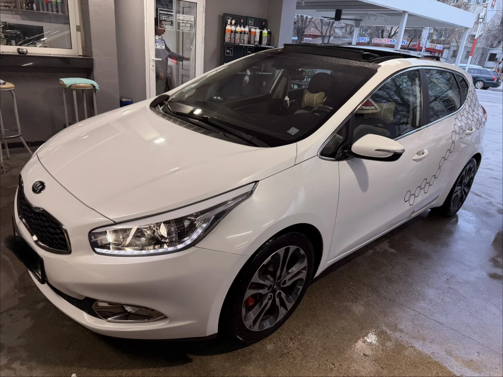 Kia Ceed, снимка 11 - Автомобили и джипове - 54240656