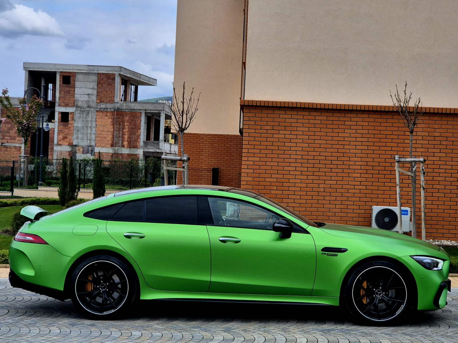 Mercedes-Benz AMG GT 63S* E-PERFORMANCE* EDITION* CARBON* CERAMIC, снимка 2 - Автомобили и джипове - 54384182
