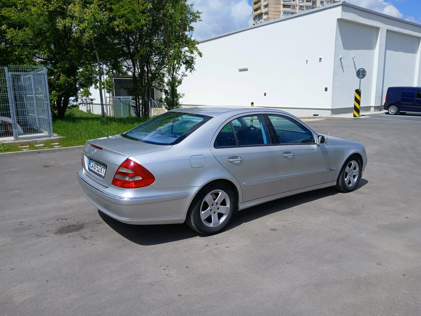 Mercedes-Benz E 270 2.7 CDI, снимка 6 - Автомобили и джипове - 54770884