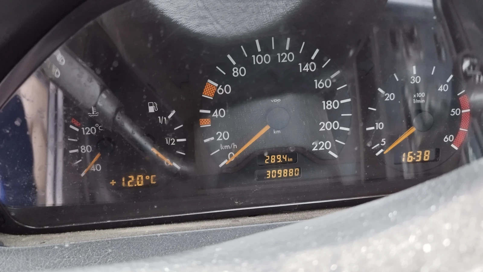 Mercedes-Benz C 220, снимка 3 - Автомобили и джипове - 54656903