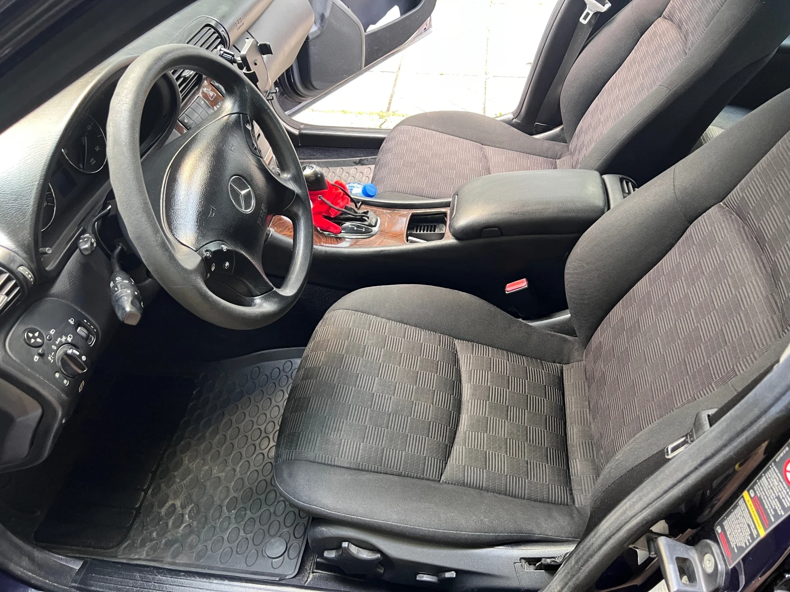 Mercedes-Benz C 200, снимка 3 - Автомобили и джипове - 55001989
