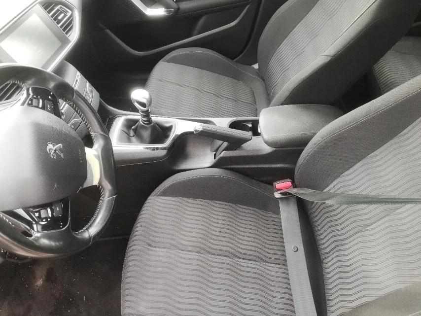Peugeot 308 Face lift -Turbo, снимка 12 - Автомобили и джипове - 55337022
