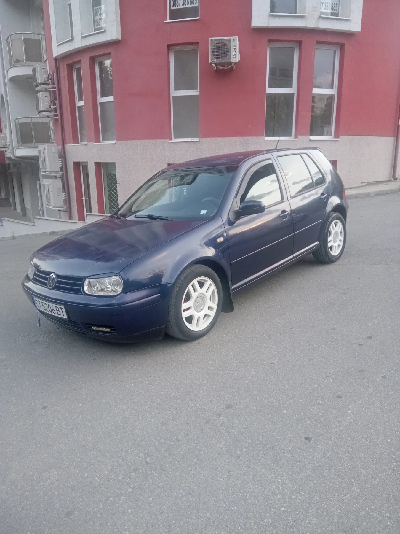 VW Golf, снимка 2 - Автомобили и джипове - 55566650