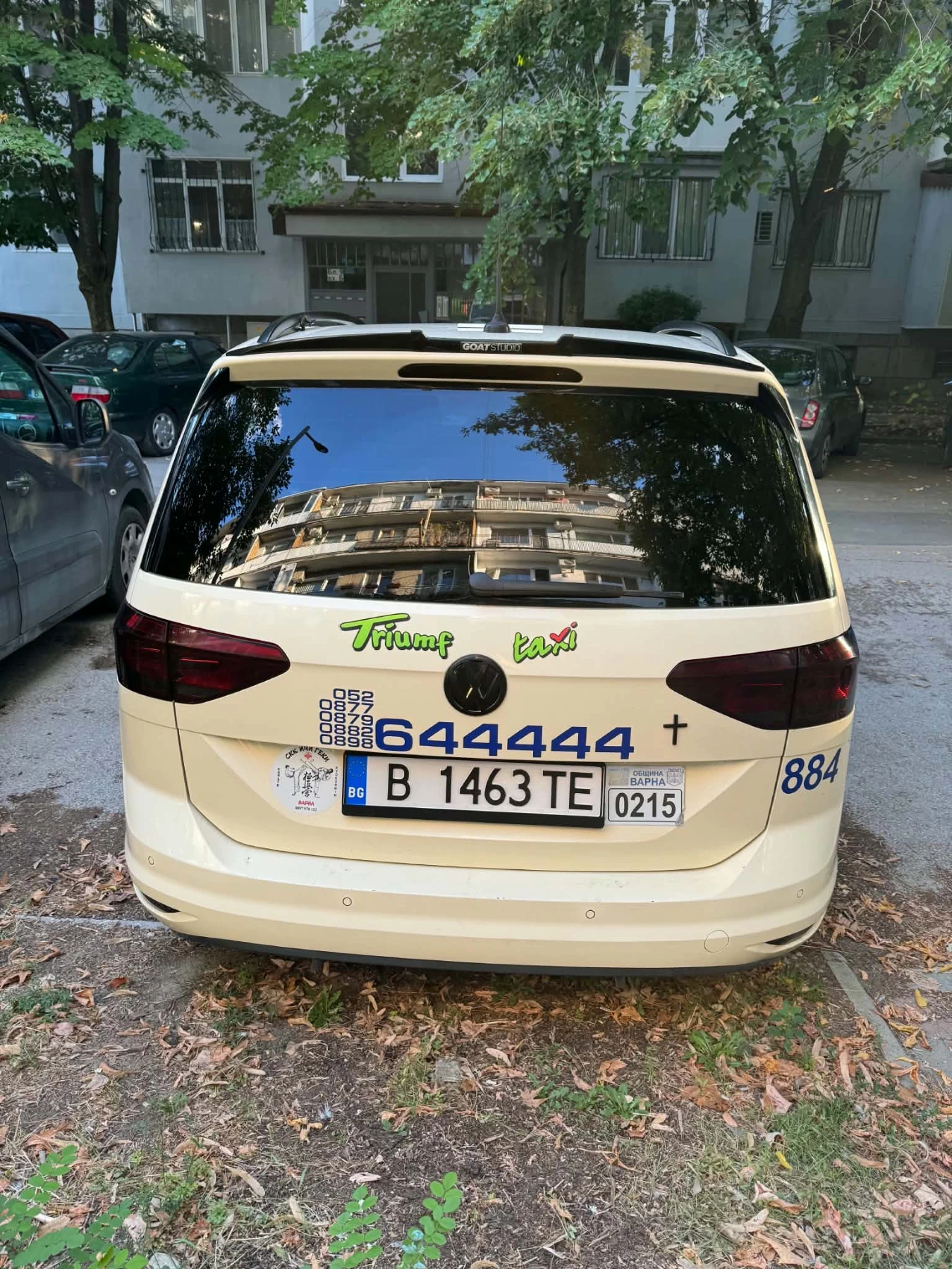 VW Touran, снимка 2 - Автомобили и джипове - 56430073