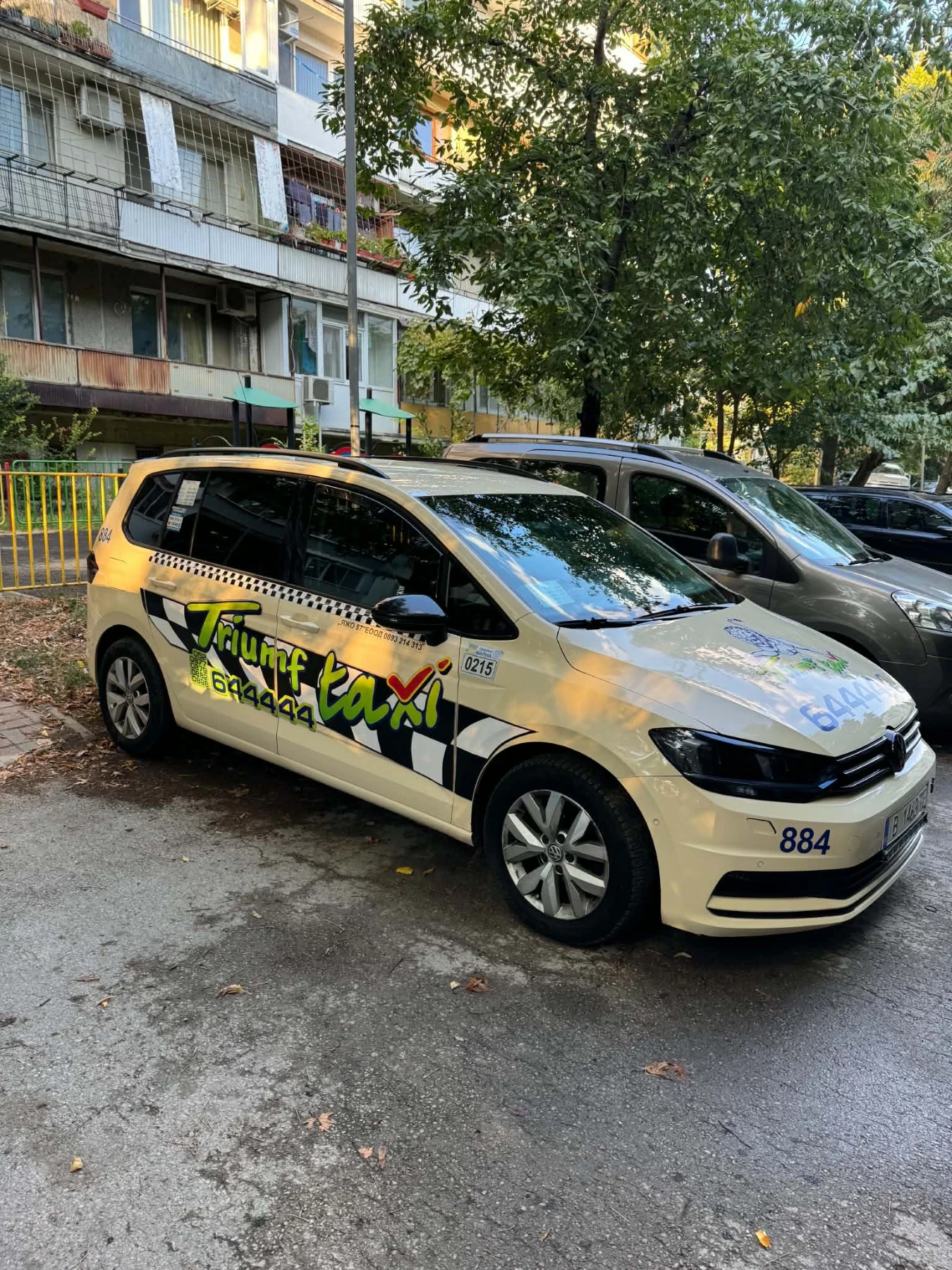 VW Touran, снимка 3 - Автомобили и джипове - 56430073