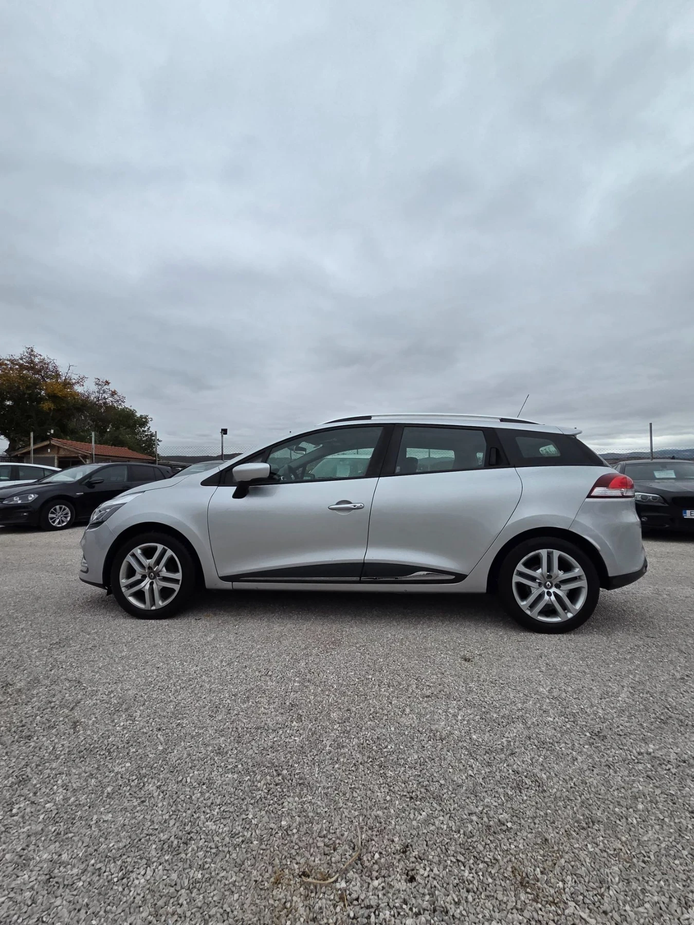 Renault Clio, снимка 8 - Автомобили и джипове - 56475958