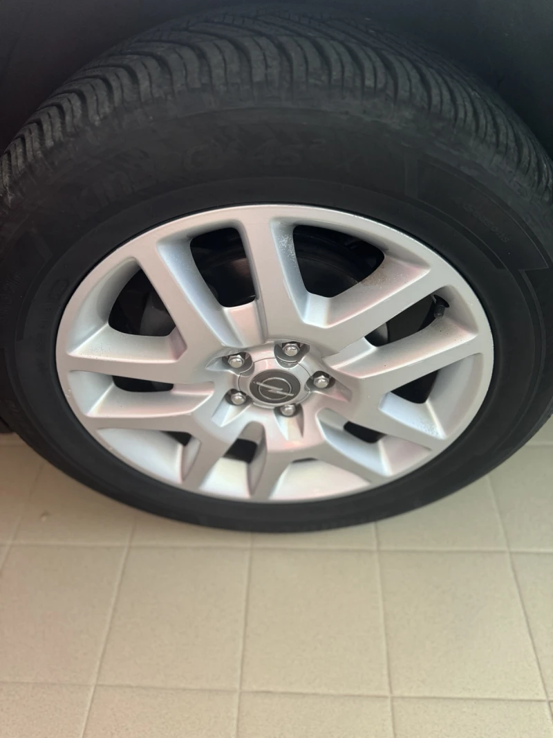 Opel Antara 2.2 CRDi Premium 4WD, снимка 15 - Автомобили и джипове - 51805835