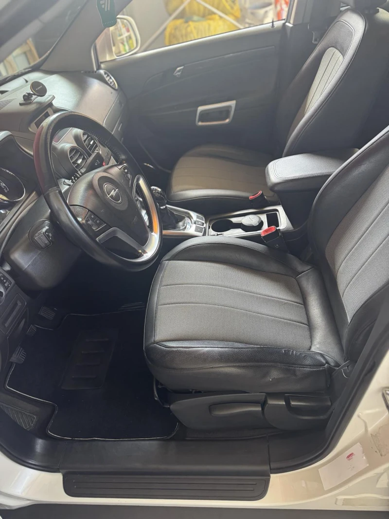 Opel Antara 2.2 CRDi Premium 4WD, снимка 9 - Автомобили и джипове - 51805835