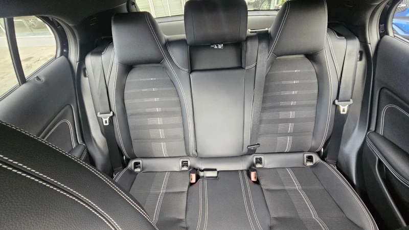 Mercedes-Benz GLA 250 4MATIC, снимка 11 - Автомобили и джипове - 52366375